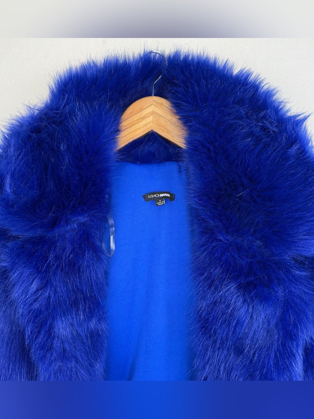 Fashion Nova Royal Blue Faux Fur Cropped Jacket Size Small Open Front - Picture 3 of 12